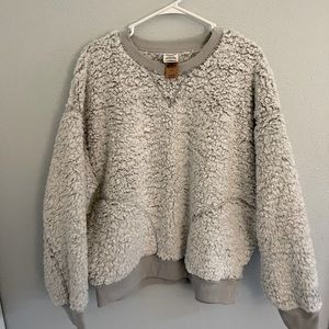 PINK crew neck Sherpa sweatshirt w/ pockets!